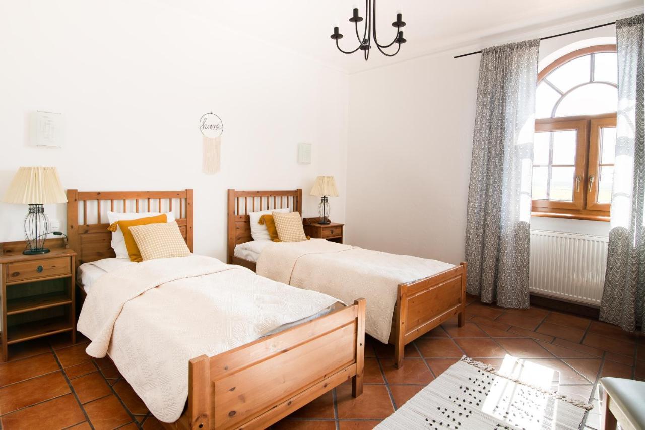 Hotel Lemoniada Lucmierz Bagian luar foto