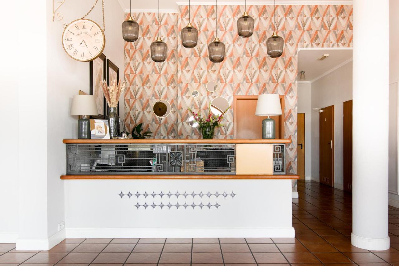 Hotel Lemoniada Lucmierz Bagian luar foto