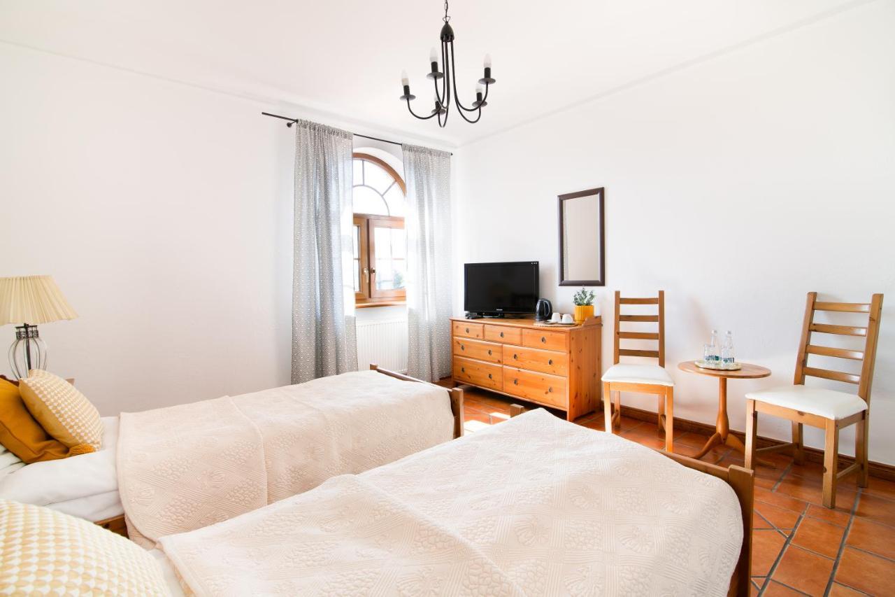 Hotel Lemoniada Lucmierz Bagian luar foto
