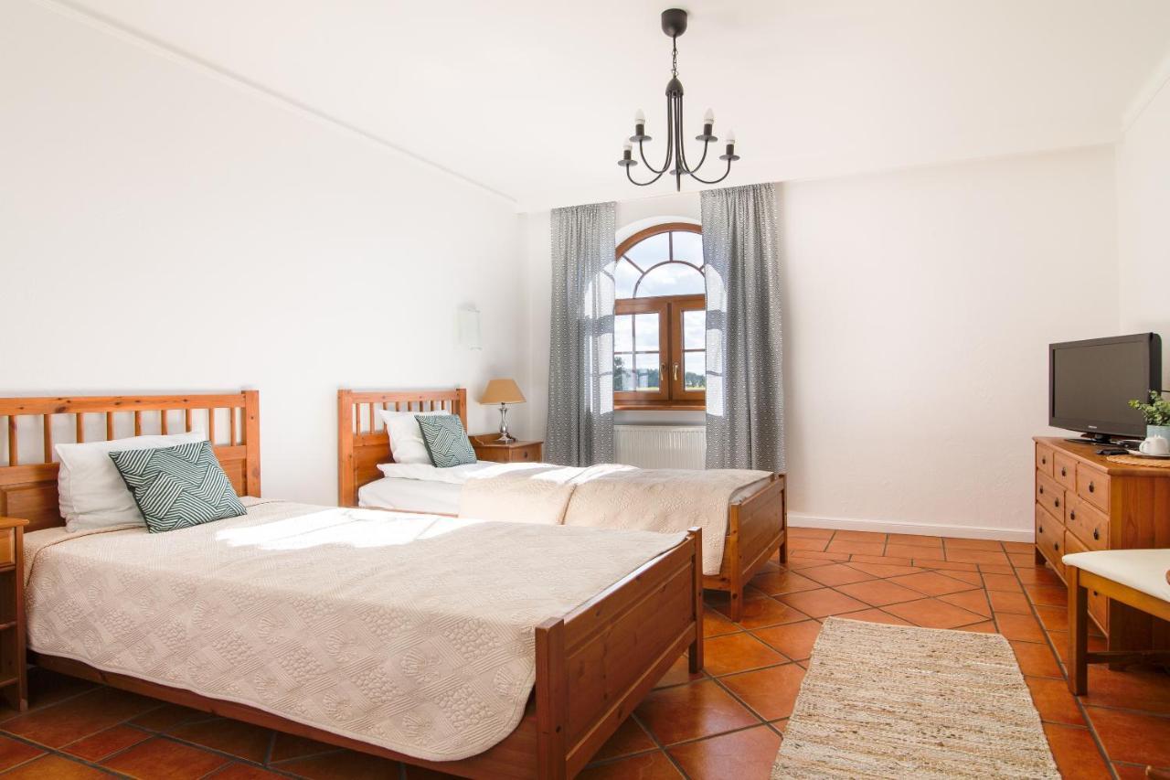 Hotel Lemoniada Lucmierz Bagian luar foto